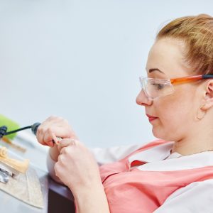 Reparaturen im Labor: Vom Bruch zur Lösung